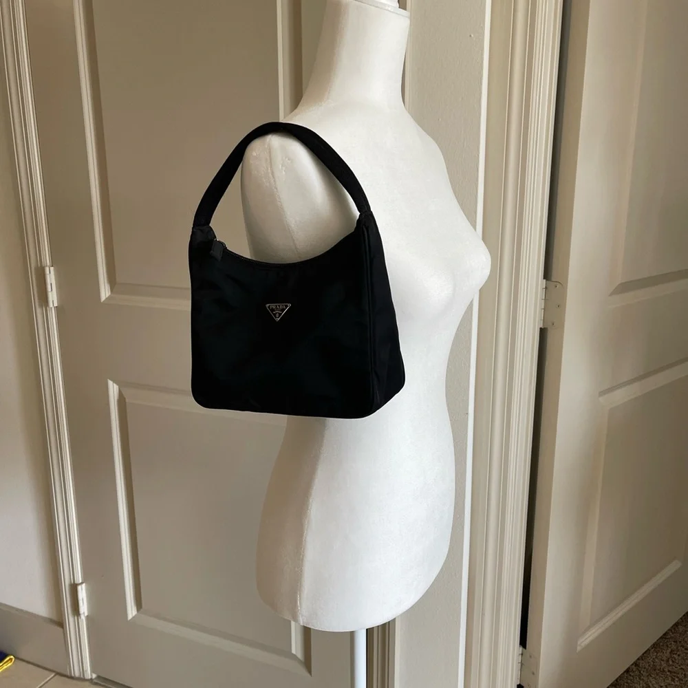 Vintage Prada mini nylon bag - Picture 4 of 14